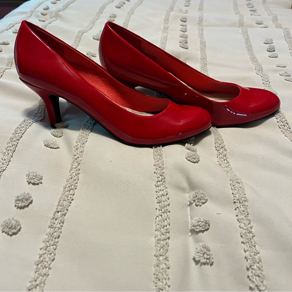Red heels size 9.5